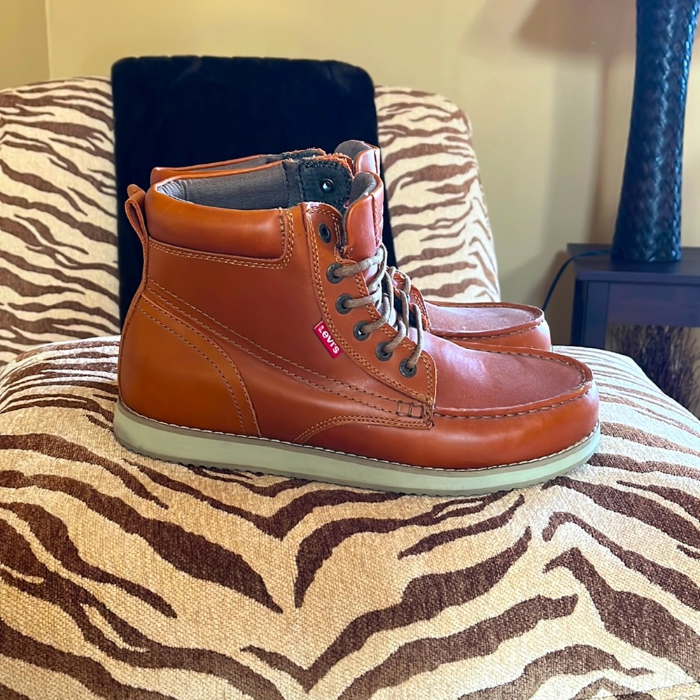 Mens Brown Levi’s Boots